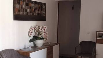 Apartment, 3 Bedrooms, Balcony | Living room