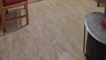 Apartamento, 3 habitaciones, balcón | Zona de estar