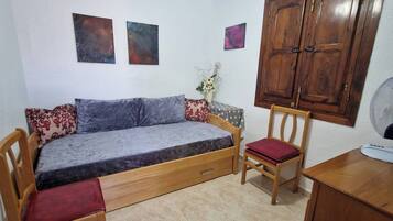 Apartment, 3 Bedrooms, Balcony | 3 bedrooms