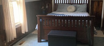 Charming convenient. 3-bedroom house in Laurel with AC,parking,storage,and more!