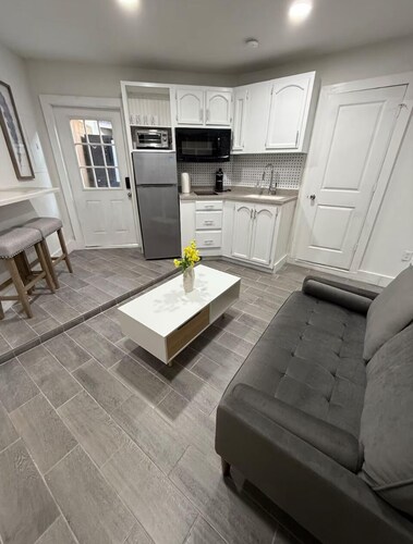 Modern, Cozy and Private Studio