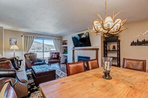 TV - The Seasons in Avon | Walk to Gondola & Lake (Avon)