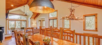 Spacious 4BR 4BA Mountain Retreat with BC Shuttle