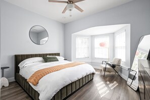 3 habitaciones, tabla de planchar con plancha, wifi y ropa de cama