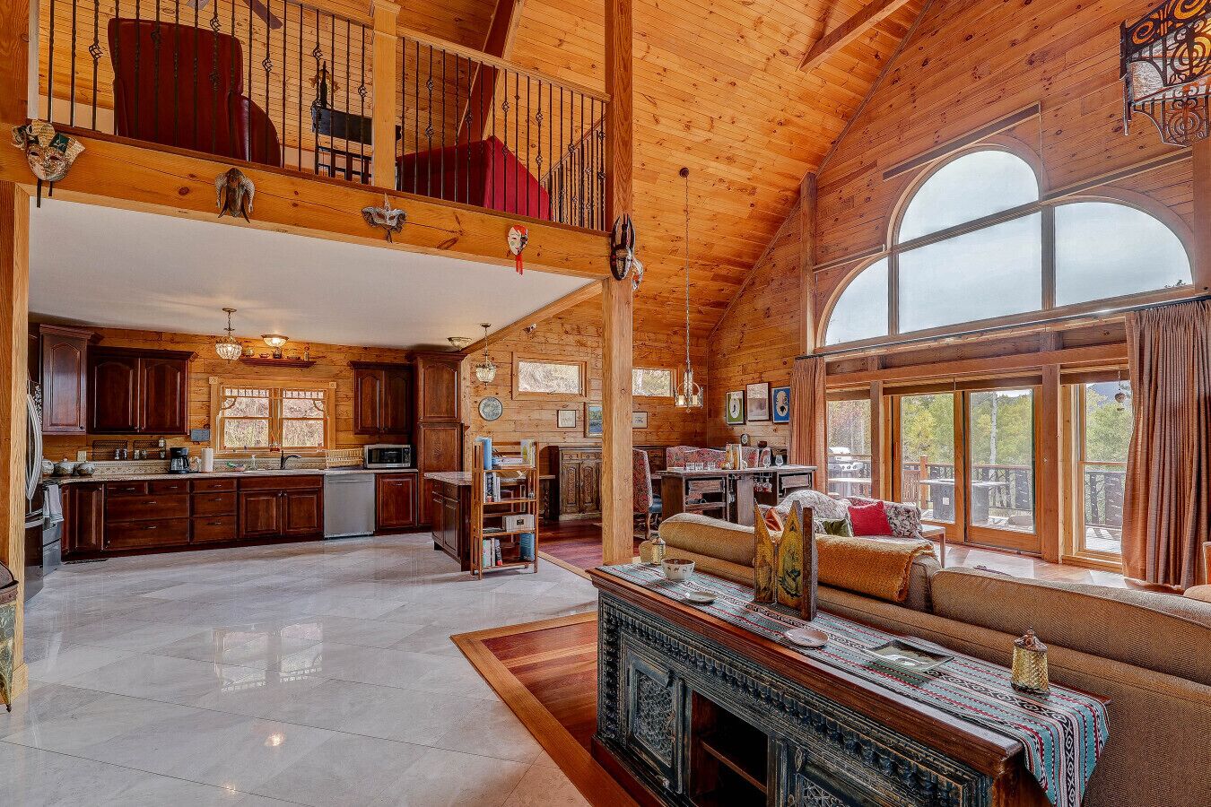 Televisión, chimenea