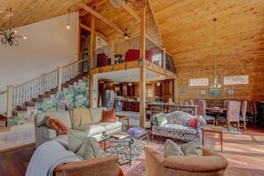 TV, fireplace - Peaceful 4-BR Retreat Near Ruedi Reservoir (Basalt)