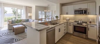 LUXURY FOUR SEASONS AVIARA RESIDENCE CLUB-CARLSBAD, CA