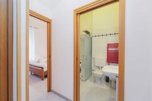 Shower, hair dryer, bidet, towels - Principe Amedeo Home  (Turin)