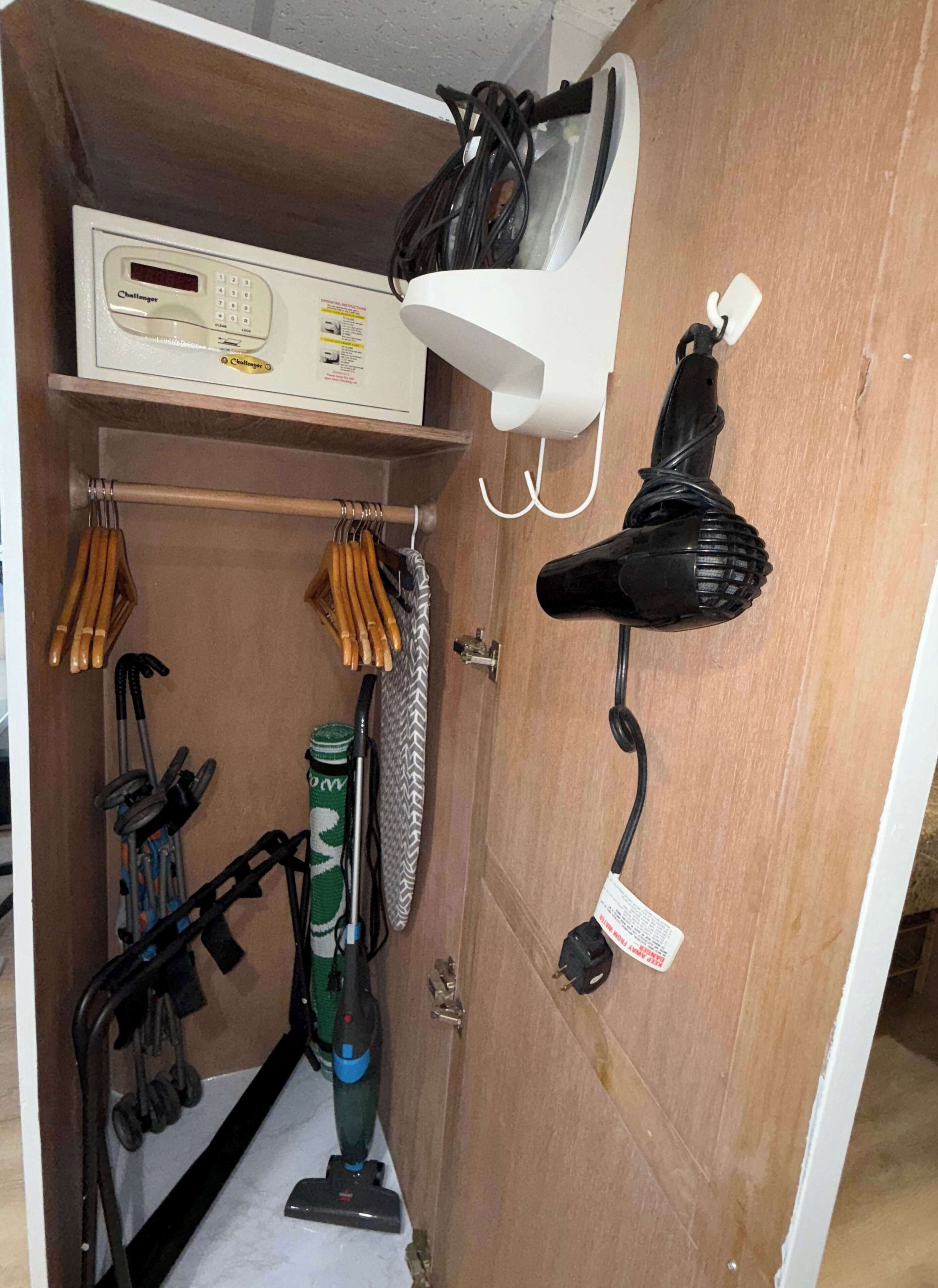 Waikiki Ocean View Studio, 3Beds, 1 Block to Beach - Photo 25