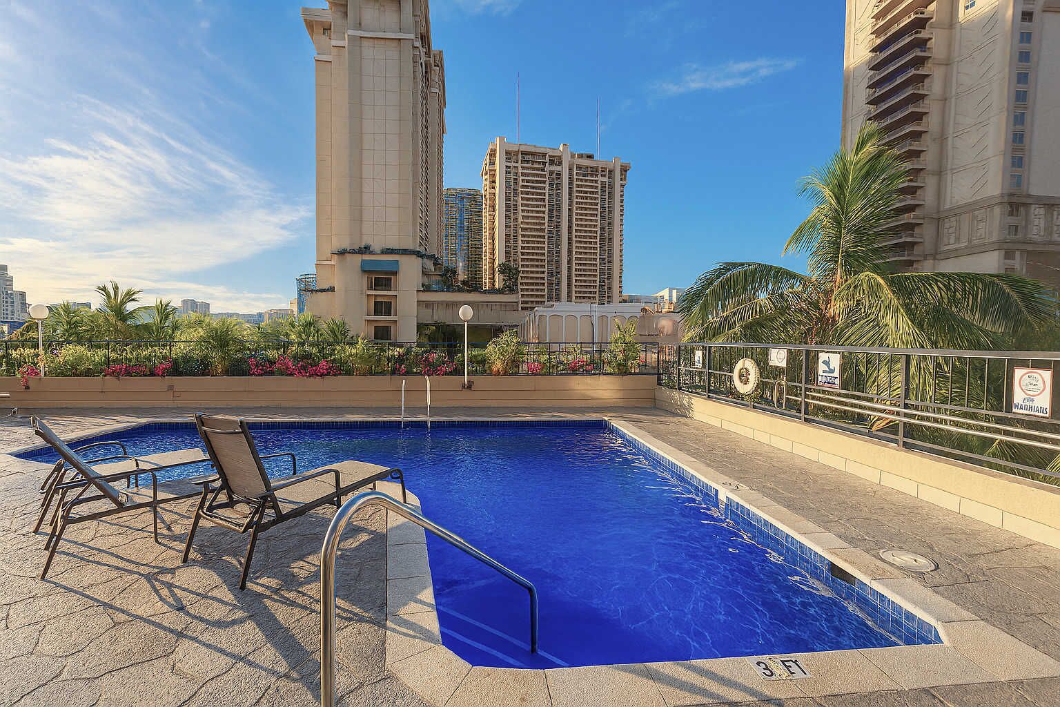 Waikiki Ocean View Studio, 3Beds, 1 Block to Beach - Photo 7