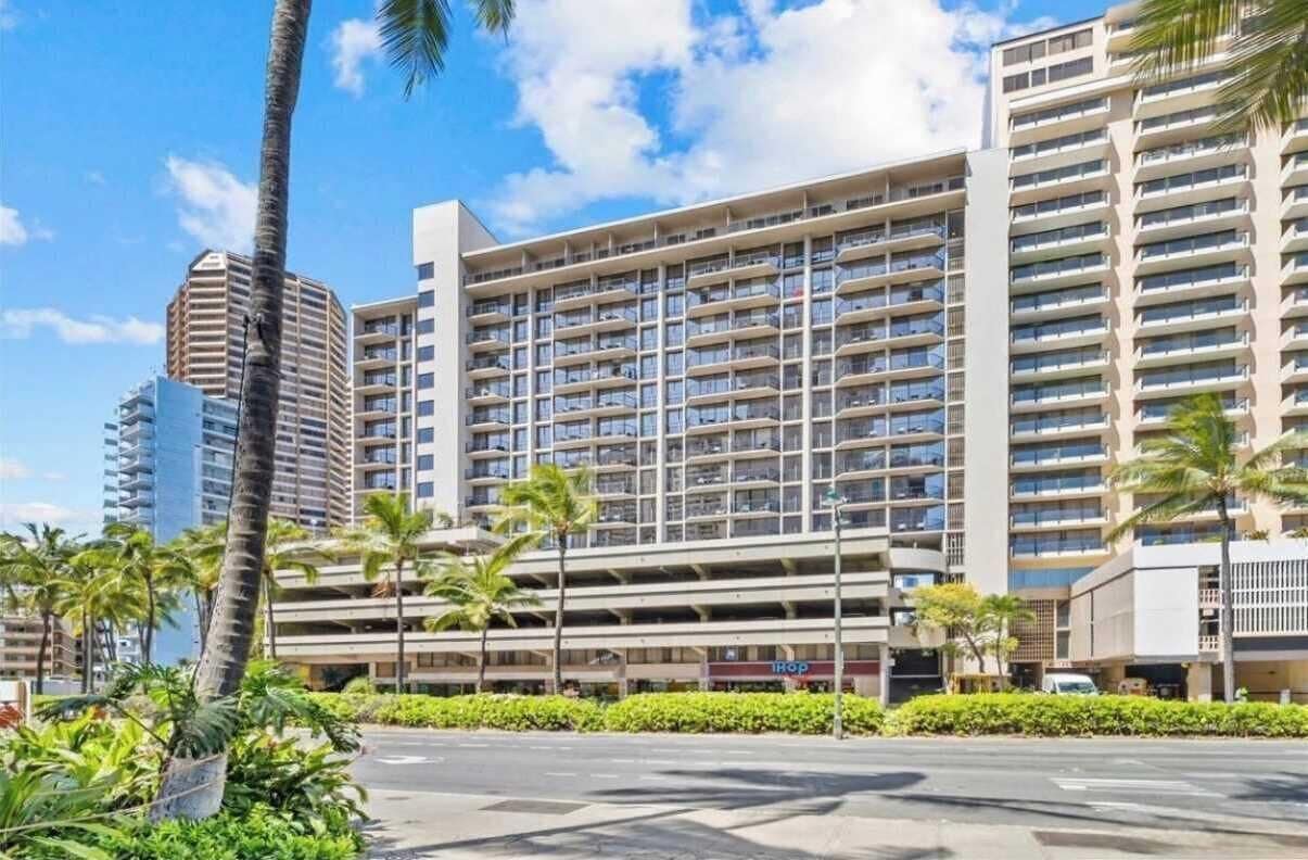 Waikiki Ocean View Studio, 3Beds, 1 Block to Beach - Photo 17