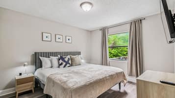 3 chambres, fer et planche à repasser, Wi-Fi gratuit, draps fournis