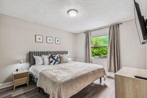 3 bedrooms, iron/ironing board, free WiFi, bed sheets