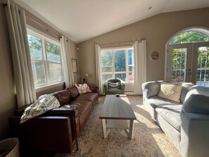 Living area - Family Retreat Near Halifax (Timberlea)