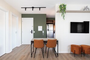 Comfort Apartment, City View | Living area