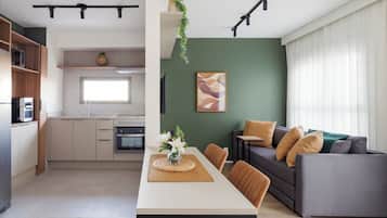 Comfort Apartment, City View | Living area