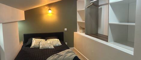 1 sovrum, strykjärn/strykbräda, wi-fi och sängkläder