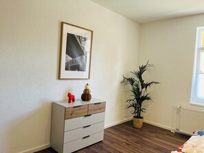 2 bedrooms, WiFi, bed sheets