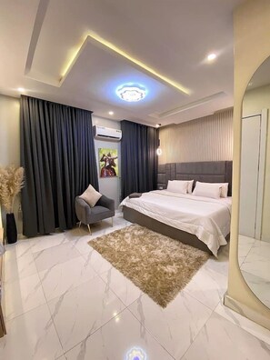 1 chambre, fer et planche à repasser, Wi-Fi, literie fournie