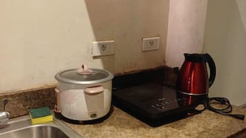 Herdplatte, Kochgeschirr/Geschirr/Besteck