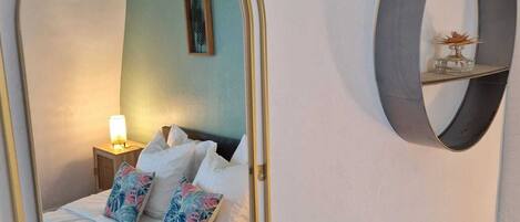 1 chambre, fer et planche à repasser, lit parapluie, Wi-Fi gratuit