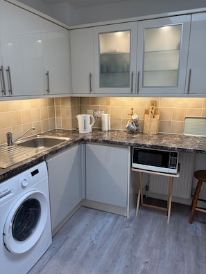 Fridge, oven, stovetop, toaster