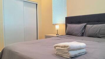 2 makuuhuonetta, silitysrauta/-lauta, Wi-Fi, vuodevaatteet