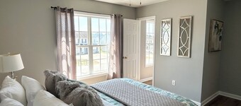 Spotless Townhome 3 Bed 4 Bath with First Floor Master Close to Campbell