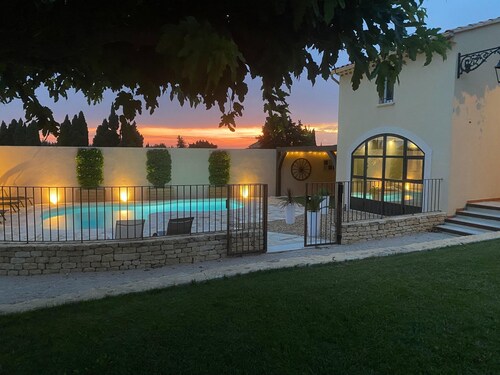 Farmhouse With Swimming Pool in Provence