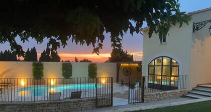 Farmhouse With Swimming Pool in Provence