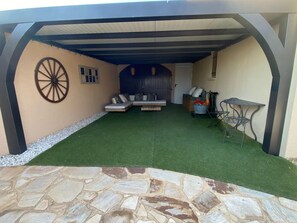 House | Balcony - Farmhouse With Swimming Pool in Provence (Violes)