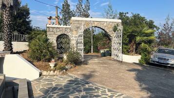 Enceinte de lâhĂ©bergement