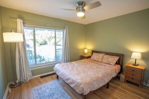 2 bedrooms, desk, iron/ironing board, free WiFi