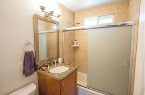 Hårtørrer, håndklæder, Sæbe, Shampoo