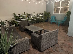 Terrace/patio - Spacious 4-bed townhome with AC. Beautiful resort style pool and fitness center (Orlando)