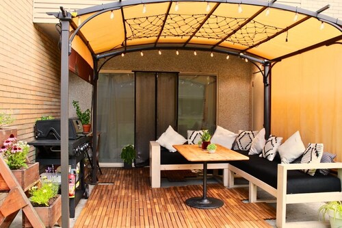 Charming 1-bedroom apartment in downtown Kelowna with patio living space