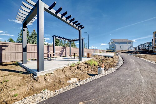 Cozy 2BR Near West Edmonton Mall