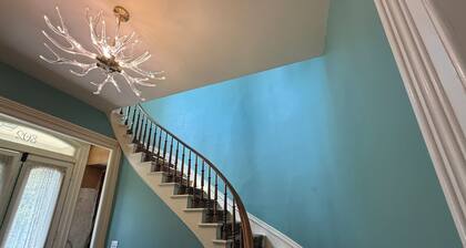 Gorgeous renovated historic 2-bedroom apartment in Kalamazoo