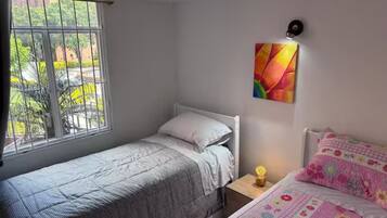2 bedrooms, iron/ironing board, internet, bed sheets