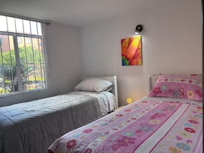 2 bedrooms, iron/ironing board, internet, bed sheets