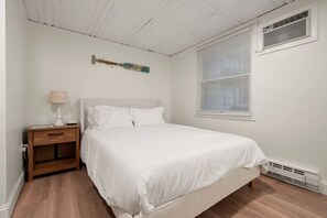 WiFi, bed sheets