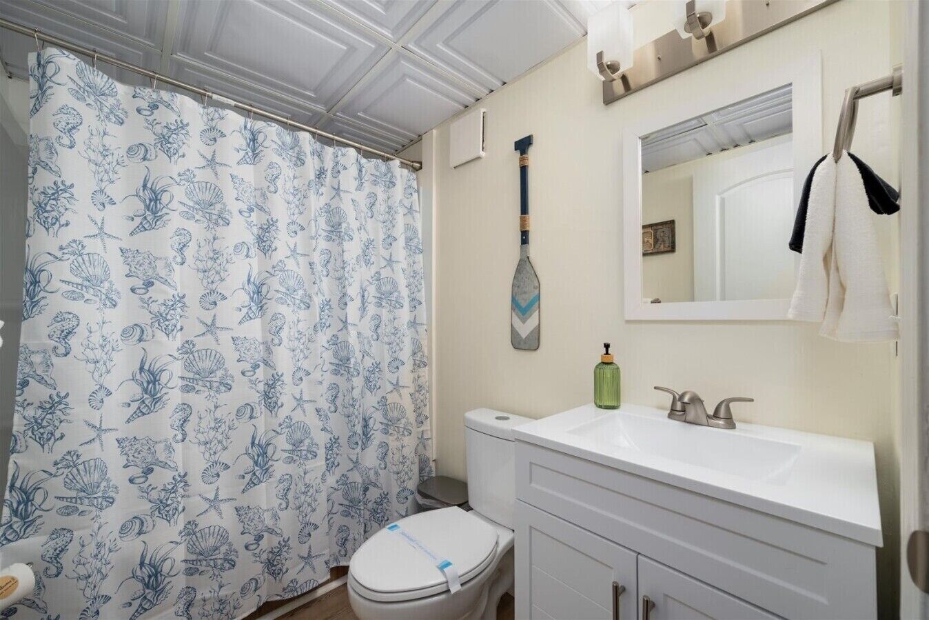 Hair dryer, towels
