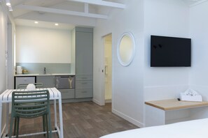 Superior Studio | Private kitchenette