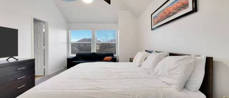 3 bedrooms, desk, iron/ironing board, WiFi