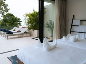 4 bedrooms, desk, iron/ironing board, WiFi