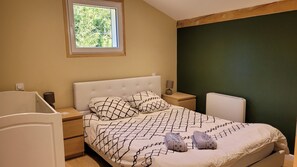 1 bedroom, iron/ironing board, WiFi, bed sheets