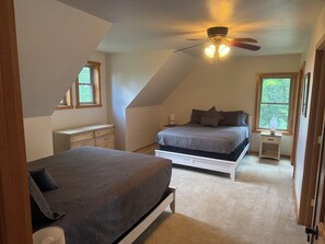 5 bedrooms, Internet, bed sheets