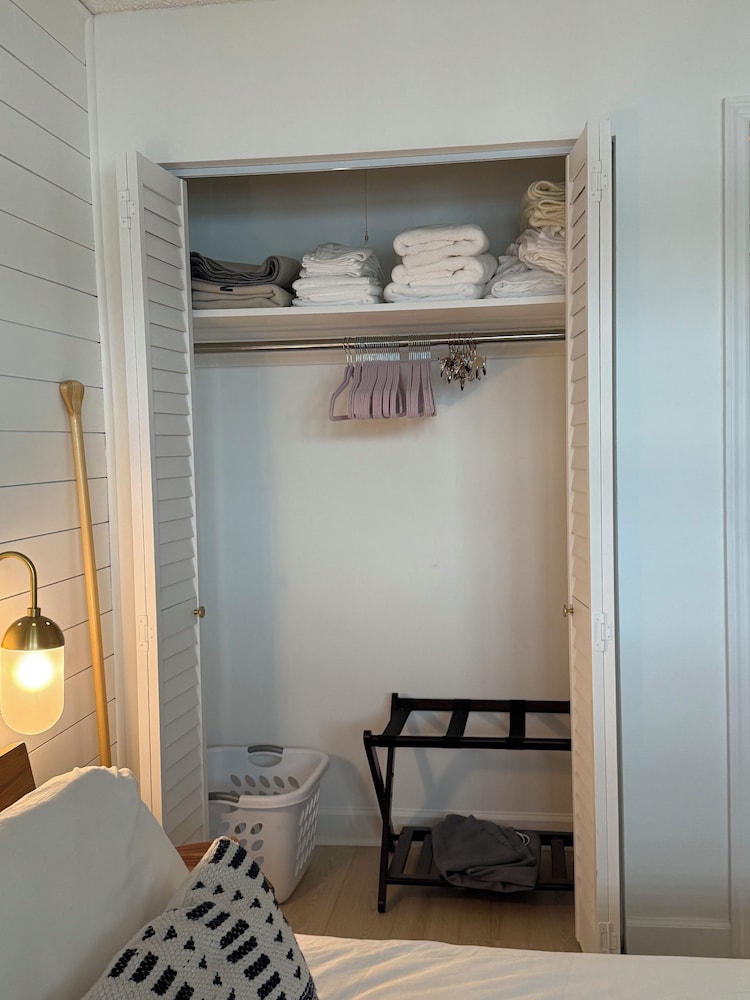 Photo inspiration: Picture Idea: Coastal Coma Marco Island Waterfront Condo W Pool Fishing Pier
