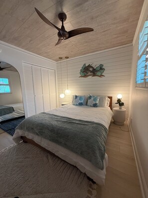 2 bedrooms, iron/ironing board, WiFi, bed sheets