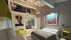Unclassified image, 5 of 45, button - Charming and art house in the middle of Como, Milan and lugano. (Fino Mornasco)